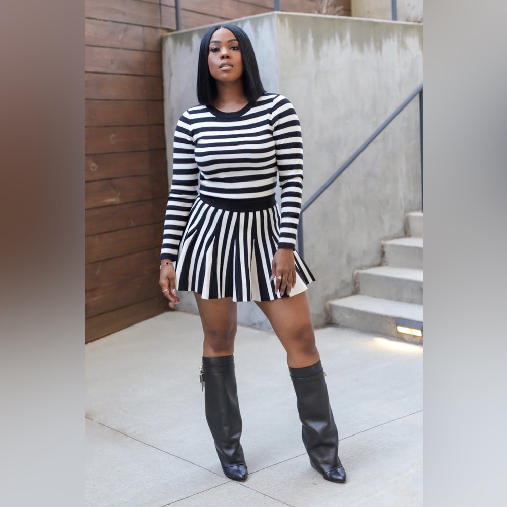 Black and White Striped Sweater Pleated Skirt Set